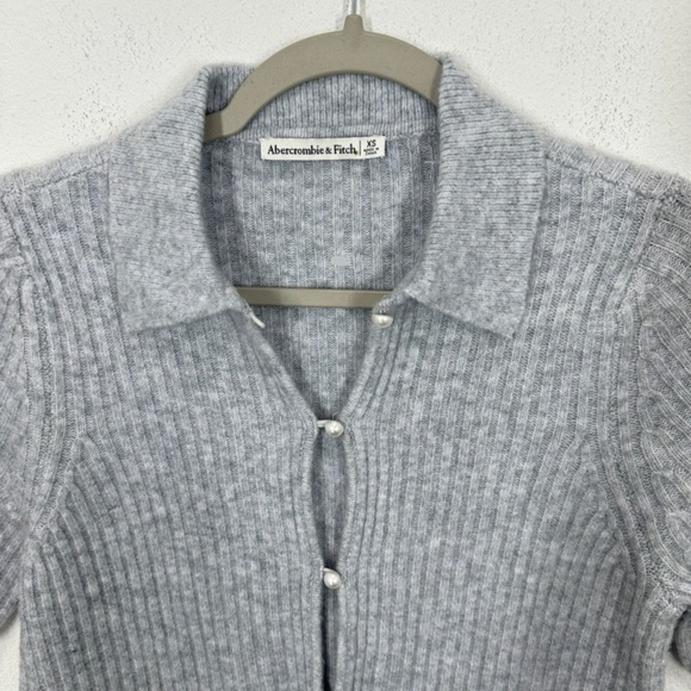 Abercrombie & Fitch Grey Ribbed Short Sleeve Button Up Collared Sweater XS Chic - Picture 3 of 8
